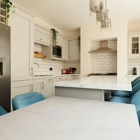 Guest Ready - Renovated In Urban 3*