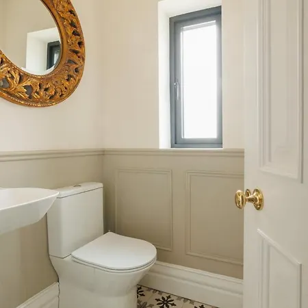 Guest Ready - Renovated In Urban בית הארחה