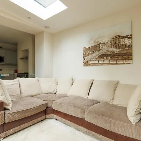 Guest Ready - Renovated In Urban דבלין