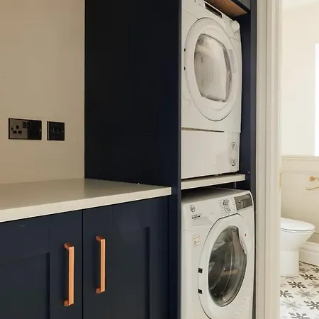 Guest Ready - Renovated In Urban